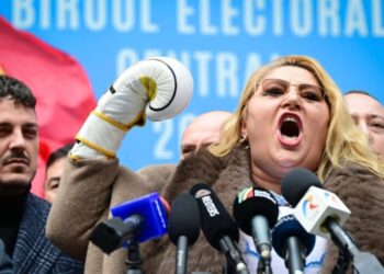 Candidatura Dianei Șoșoacă la prezidențiale, contestată de un fost coleg de partid: „Avem îndoieli cu privire la starea sa psihică”