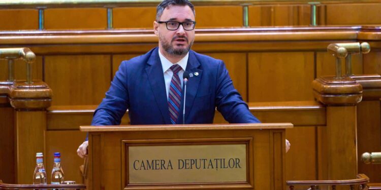Dan Tanasă, purtător de cuvânt AUR: ”Domnule Virgil Popescu, poate ar fi cazul să vă uitați în oglindă!”