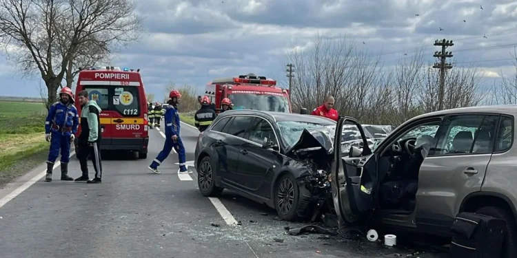 Accident cu un mort și 3 raniti, nu departe de Timișoara. A fost nevoie de intervenția descarcerării