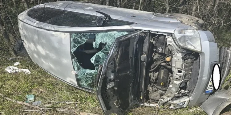 Accident brutal pe un drum din Timiș. Un sofer a fost ranit