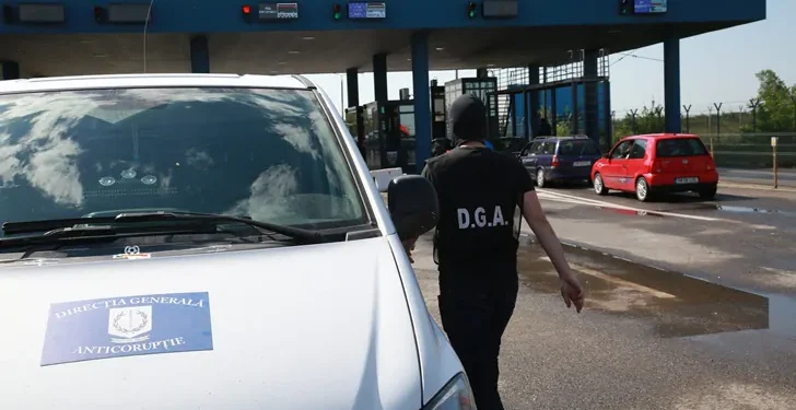 Mită la frontieră în Timiș: Suma refuzată de un polițist de frontieră de la un albanez în Moravița