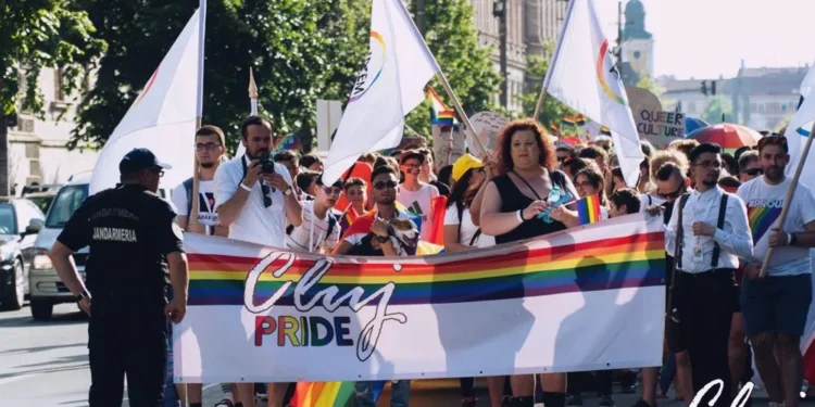 Comunitatea LGBTQ+ va ÎMPÂNZI centru Clujului în perioada 9–15 iunie 2025! Feriți-vă copiii!