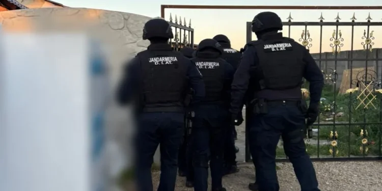 Fată de 15 ani, forțată să se prostitueze de un nemernic din Timișoara! Un bărbat de 74 de ani, client