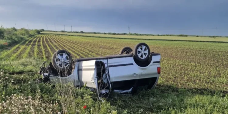 Șofer răsturnat cu mașina, accident aproape mortal!