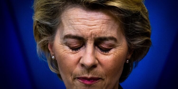 Scandalul achiziției de vaccinuri – Ursula von der Leyen poate suferi o ‘rușine majoră’ în problema SMS-urilor ascunse