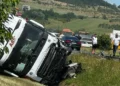 Tragedie pe o șosea din Timiș! O șoferiță a murit, după ce a intrat cu mașina într-un tir!