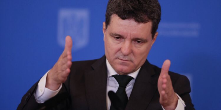 Nicușor Dan a decretat cu ură: Românii vor avea interzis la artificii și petarde de Revelion!