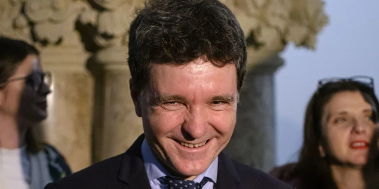 Factura la curent va fi dublată de la 1 iulie!