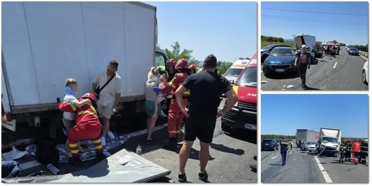 5 masini, o camioneta și un TIR s-au izbit pe Autostrada Vestului