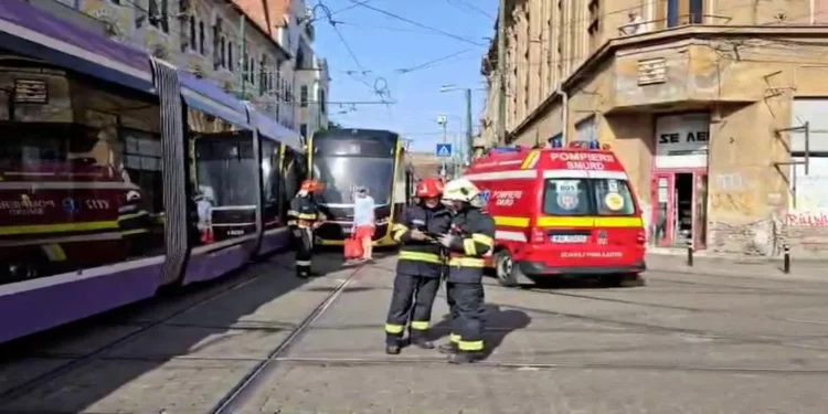 Accident între doua tramvaie Bozankaya la Timișoara, unul a deraiat! Mai mulți pasageri au fost răniți